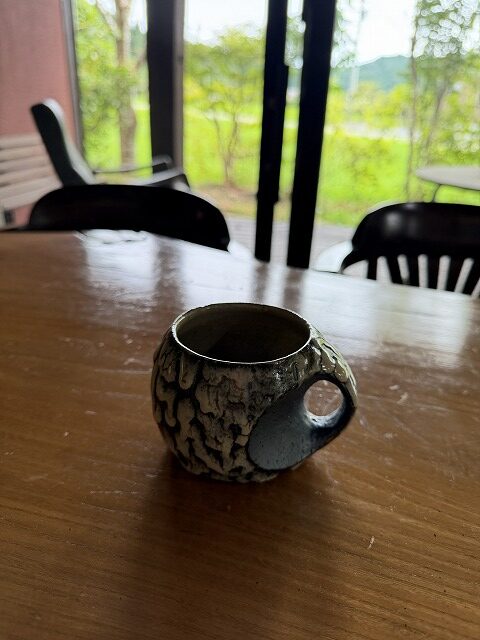 花豆の釉薬のコーヒーカップ    【作者：北川魚彦】