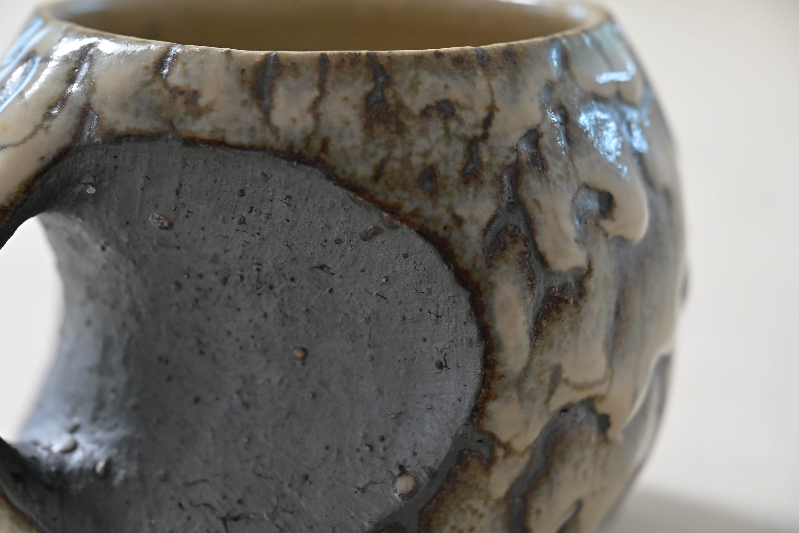 花豆の釉薬のコーヒーカップ 【作者:北川魚彦】 - 画像 (2)