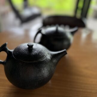 藍の釉薬　500ml 急須　【作者：北川魚彦】